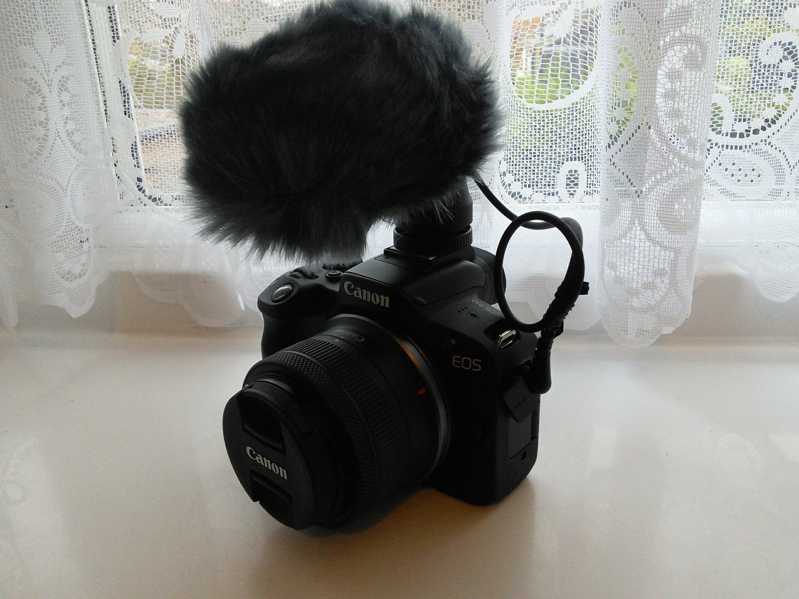 Canon R50 mirrorless camera Canon R50 mirrorless camera