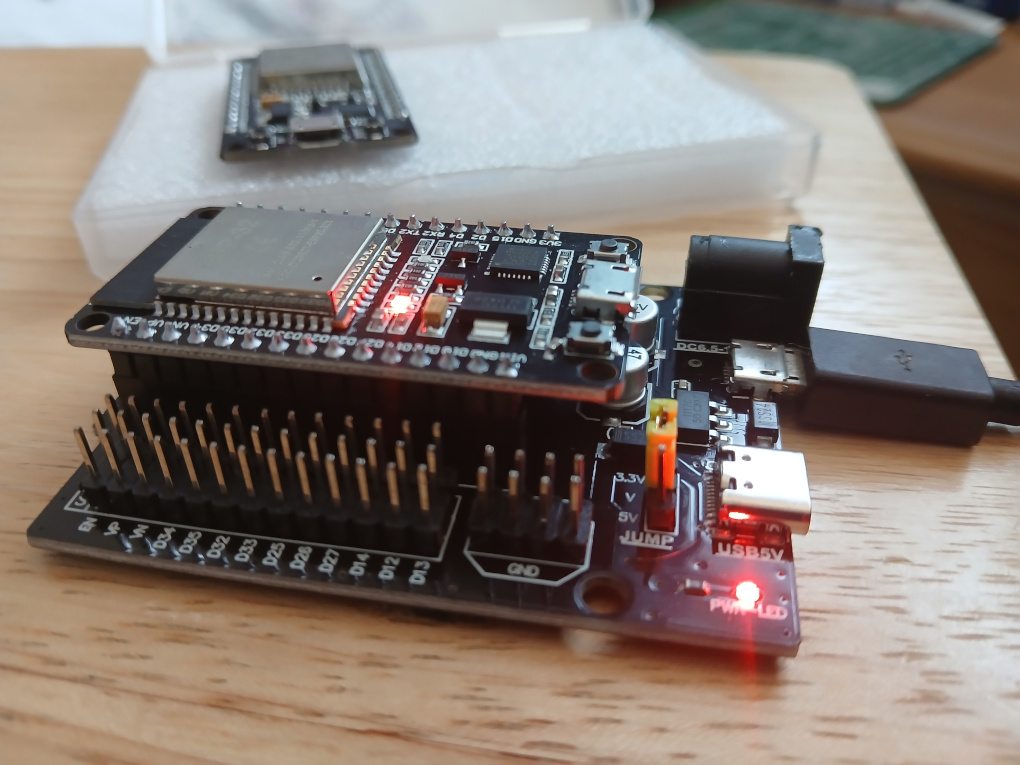 ESP-32 breakout board ESP-32 breakout board